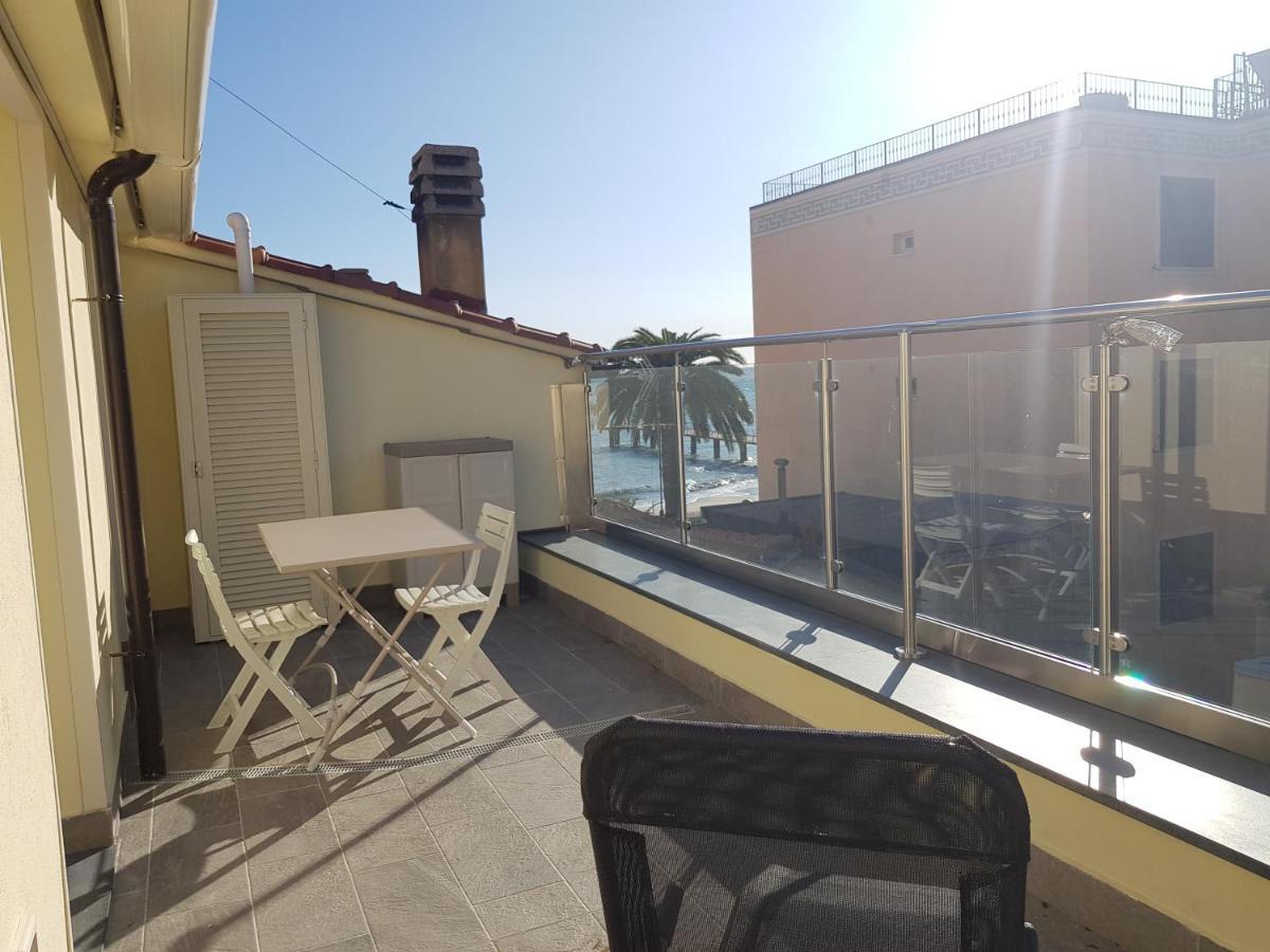 Casaviva - Casa Vacanze A Ceriale Con Terrazza Экстерьер фото